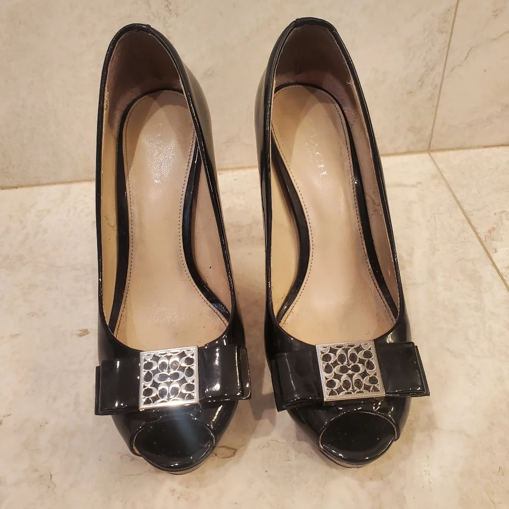 Coach Scarlet Heels, Size 6, Black - Picture 1 of 6